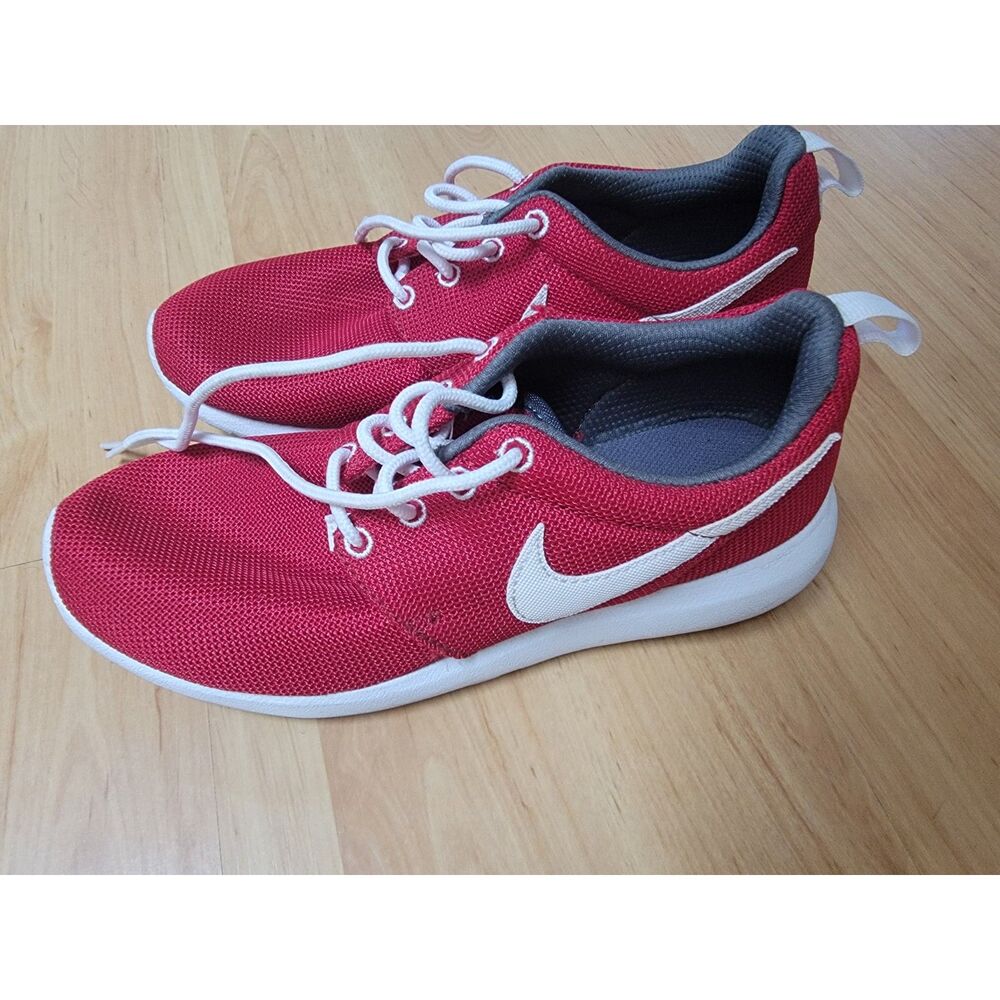 Nike Roshe One Red White Mesh Sneakers Youth 5Y, UK 4.5, BR 35.5, EUR 37.5